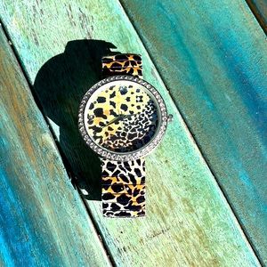 Strada cheetah print watch. Elastic  strap